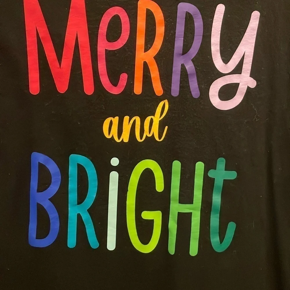 Merry and Bright Tee❤️🎄🎅🏻🖤